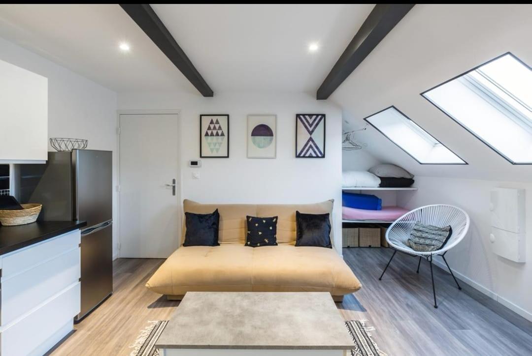 Bienvenue à Reims type studio charmant et lumineux 2 étage Extérieur photo
